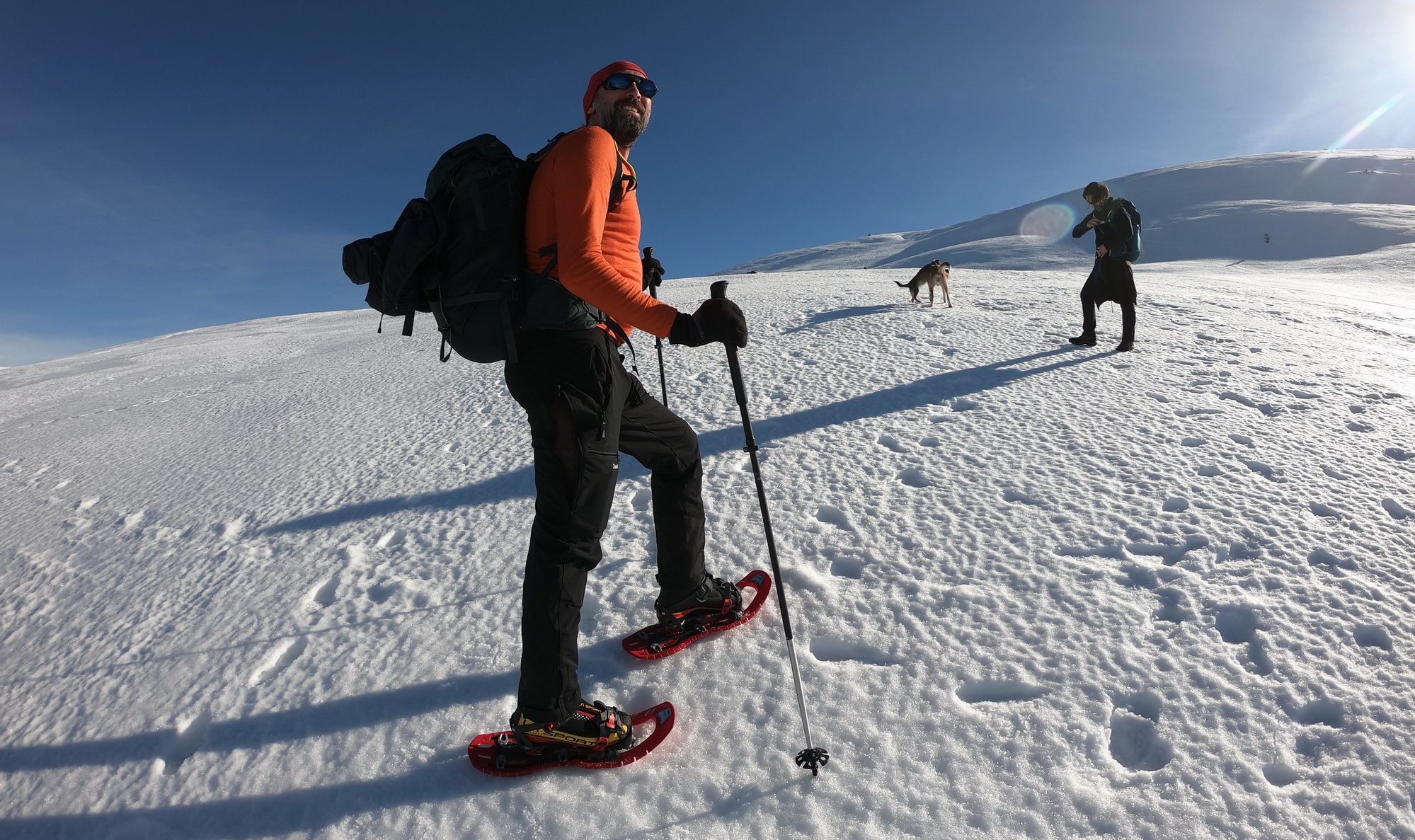 <h3>Trekking cu rachetele de zăpadă</h3>Muntele, natura și zăpada devin mult mai accesibile iarna cu ajutorul rachetelor de zăpadă! Vino cu noi la una din ieșirile de iarnă pentru a te bucura de zăpadă și peisajele hivernale!  <br><br> <a href="https://www.verticaladventure.ro/ianuarie" class="btn btn-cmd">Vezi detalii</a>