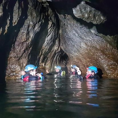 Aventura Subterană: Descoperă Tainele Peșterilor cu Vertical Adventure