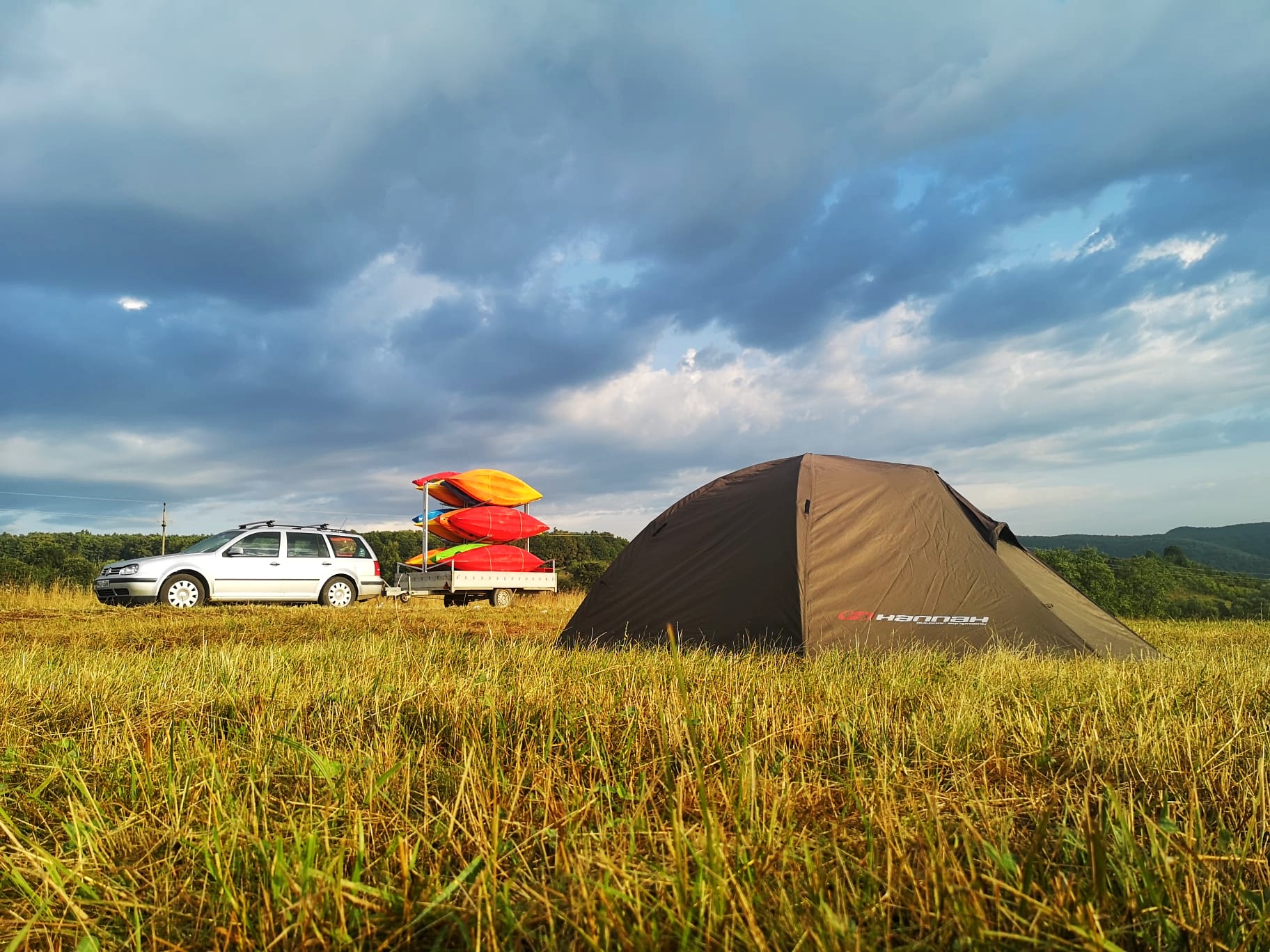 Cele mai importante lucruri pe care trebuie sa le iei cu tine intr-un team building cu cortul ⛺