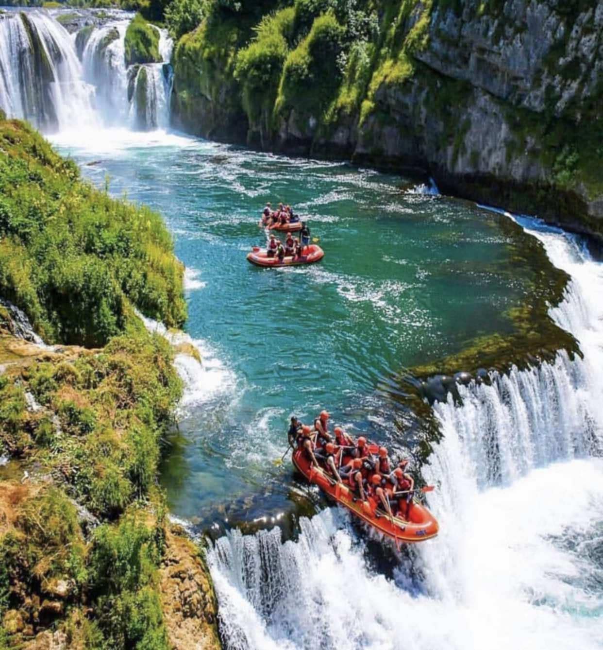 Descoperă Bosnia printr-o aventură de neuitat pe ape turcoaz!