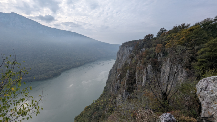 Cu caiacul prin Cazanele mari ale Dunării, trekking Ciucaru Mare și vizitare Peștera Ponicova [8]