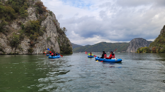 Cu caiacul prin Cazanele mari ale Dunării, trekking Ciucaru Mare și vizitare Peștera Ponicova [6]