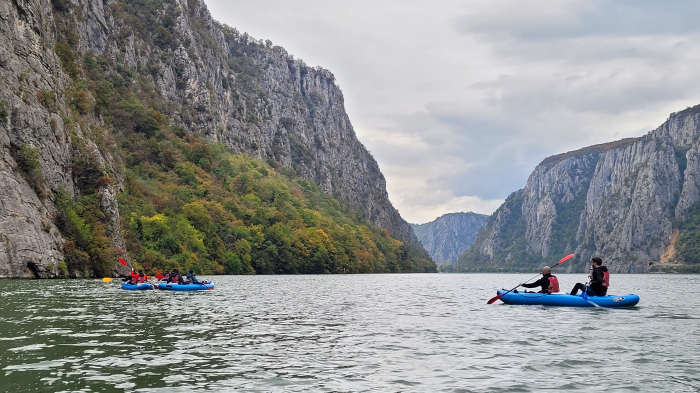 Cu caiacul prin Cazanele mari ale Dunării, trekking Ciucaru Mare și vizitare Peștera Ponicova [5]