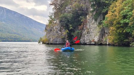Cu caiacul prin Cazanele mari ale Dunării, trekking Ciucaru Mare și vizitare Peștera Ponicova [6]
